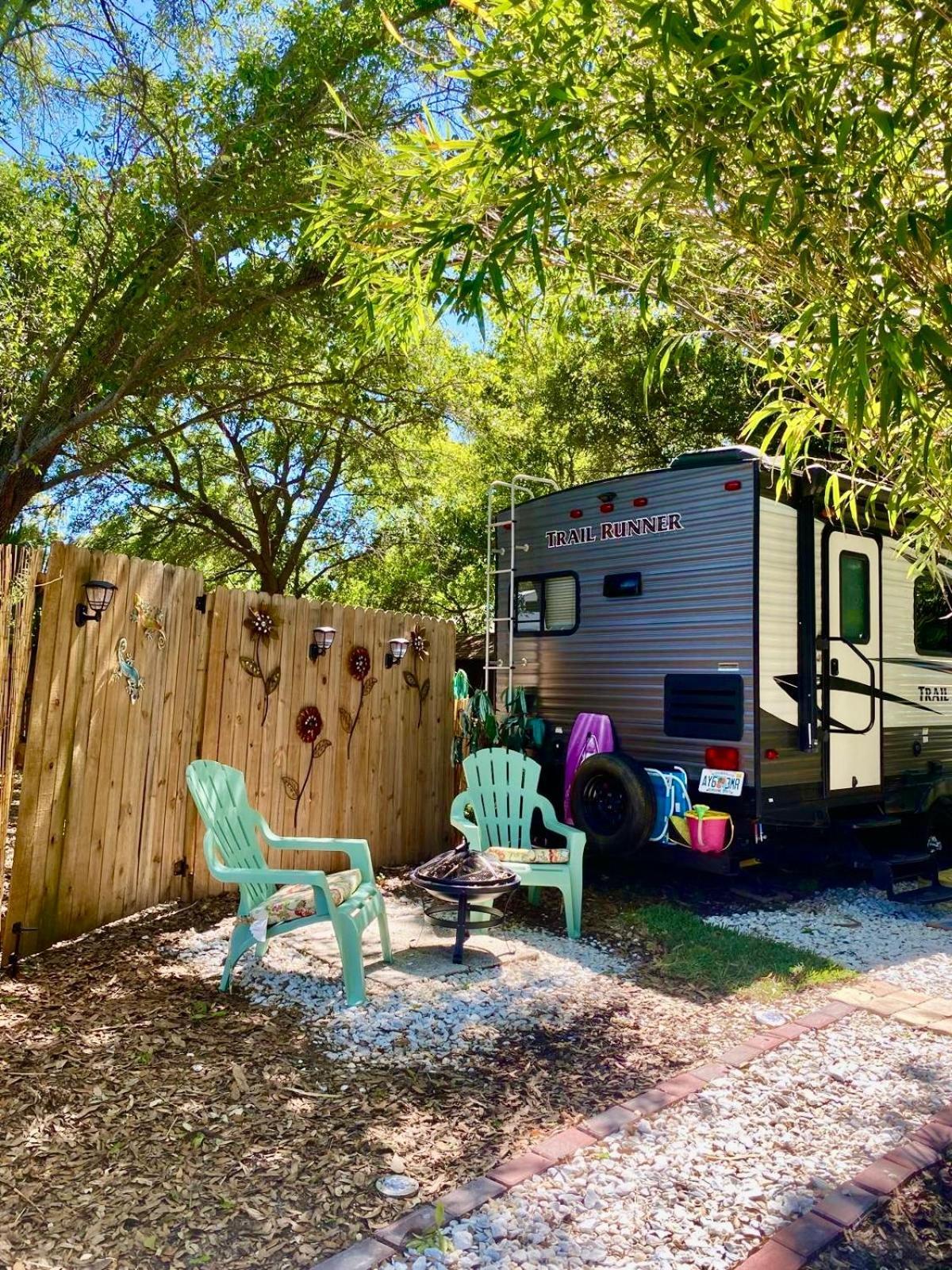 Rv Camper Paradise On The Wheels In Clearwater Beaches Largo Exterior photo